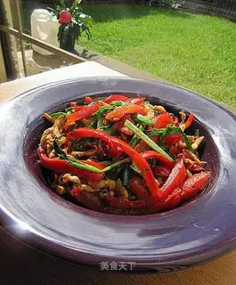 stir-fried red pepper with shredded chicken with black pepper