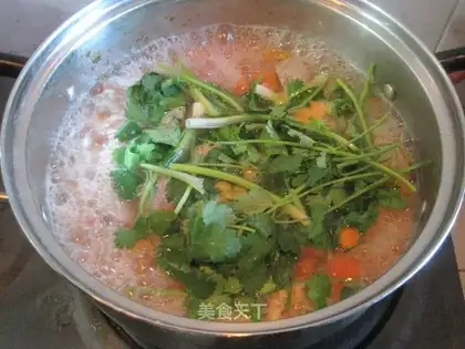 Tomato beef meatball soup