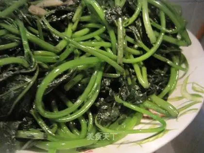 stir-fried sweet potato leaves