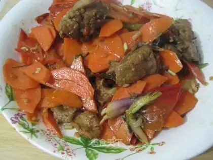 stir-fried spicy chicken with carrot