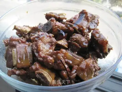 Braised pork ribs with dried bamboo shoots