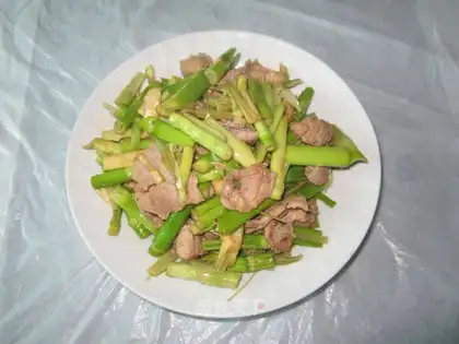 Stir fried pork slices with fresh bamboo shoots
