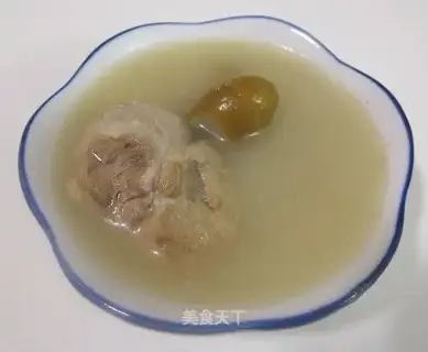 Stewed lean meat with green olive