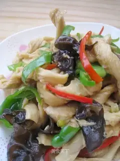 stir-fried gluten with green and red peppers