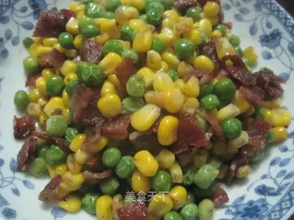 stir-fried bacon with corn and green beans