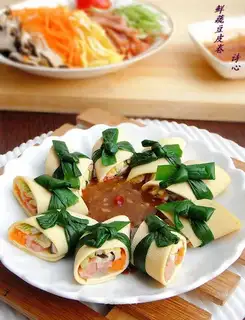Fresh vegetable and bean skin roll