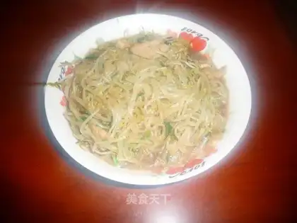 stir-fried pork with bean sprouts