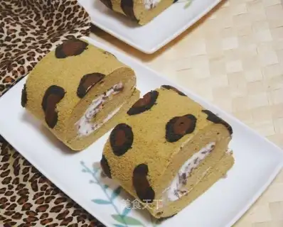 Leopard cake roll