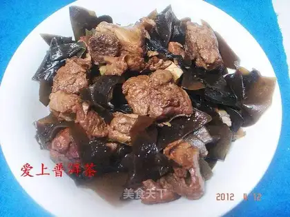 Grilled pork ribs with seaweed