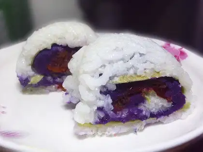 Purple sweet potato glutinous rice roll