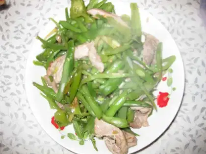 stir-fried shredded kidney beans with meat
