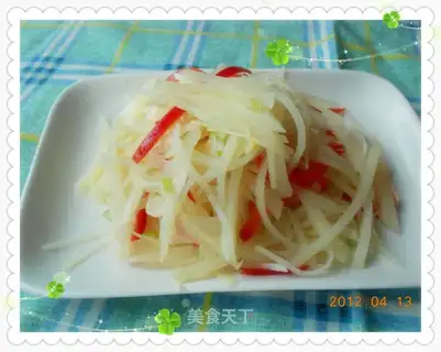 Shredded potatoes with salad