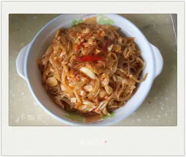 Sauerkraut stir-fried rice noodles