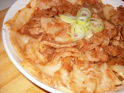 stir-fried pork belly with spicy cabbage