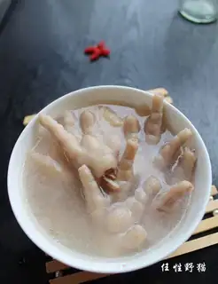 Stewed chicken feet with durian
