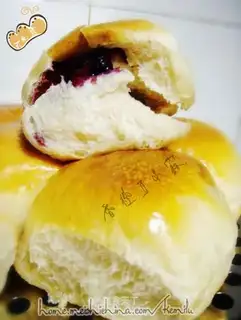 Blueberry fruit yogurt bread