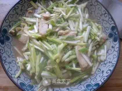 stir-fried chicken breast with garlic sprouts