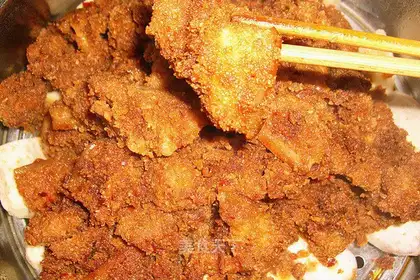 Steamed pork with taro powder