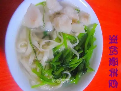 Vegetable fish ball soup noodles
