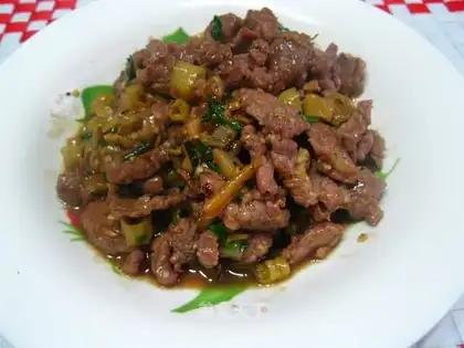 Stewed beef with wild pepper