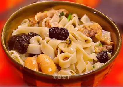 Hand-rolled alkaline water noodles