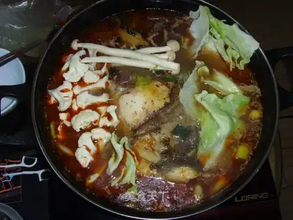 Spicy dish fish head stewed noodles