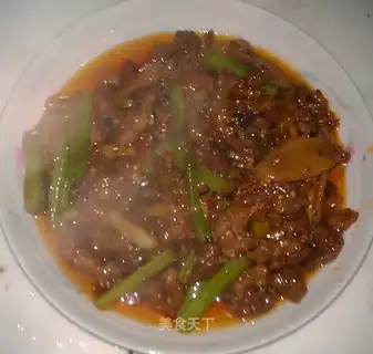 Beef with ginger and pickled pepper