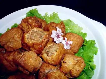Stuffed tofu in soy sauce