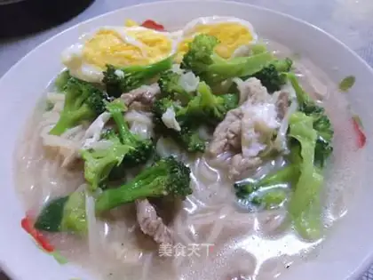 Broccoli egg noodles