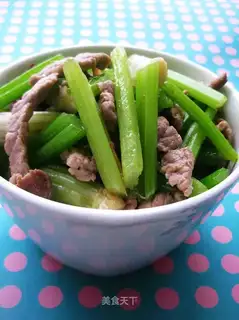 stir-fried pork with celery