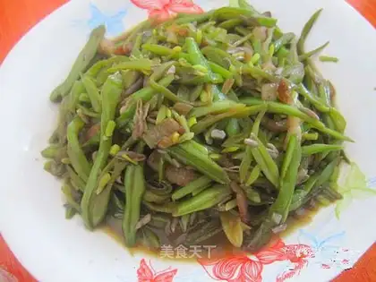 stir-fried pork with shredded beans