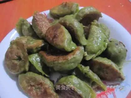 Pan-fried spinach dumplings