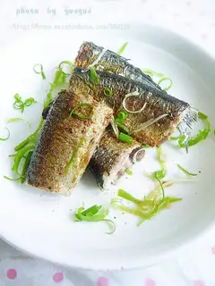 Pan-fried saury