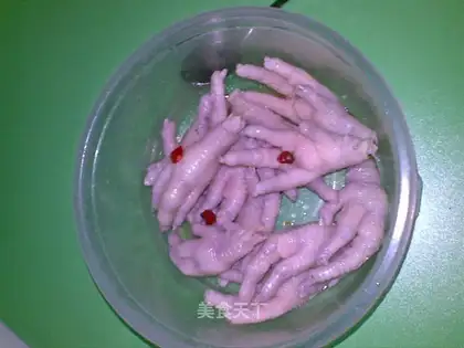 Fragrant chicken feet