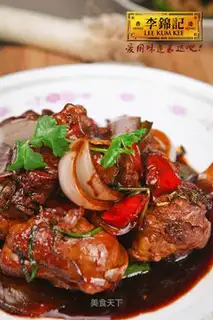 Five-flavor braised duck pieces