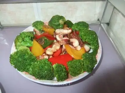 Broccoli squid head