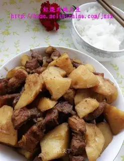 braised pork and potatoes