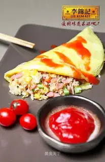 Rice with egg in tomato sauce