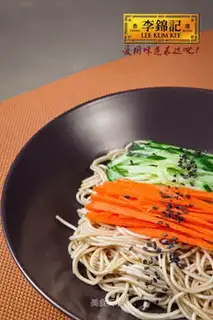 Mixed noodles in oyster sauce