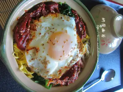 Korean-style bibimbap