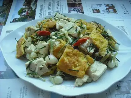 stir-fried tofu with garlic and eggs