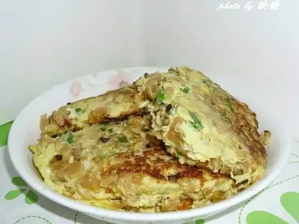 Fried dried radish with green onion and goose egg