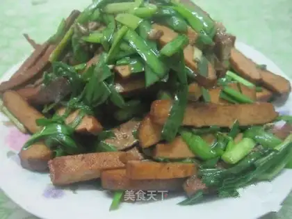 stir-fried leeks with dried tofu
