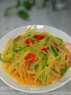 stir-fried shredded potatoes with tomato