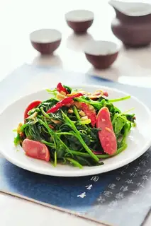 stir-fried cabbage with sausage