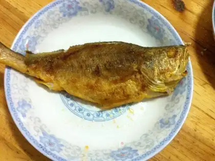 Oil-free version of fried small yellow croaker