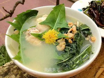 Dandelions and shrimps chicken soup