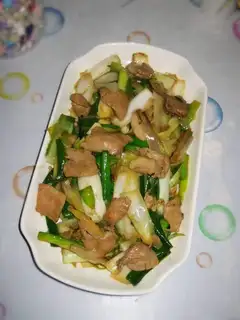 Fried pork with green onion