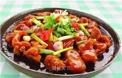 Big plate plum pork knuckles