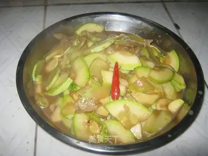 Hot and sour zucchini